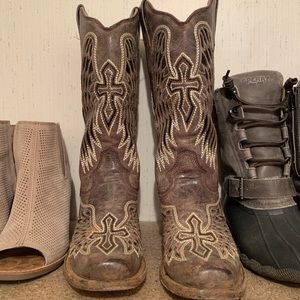 Corral boots size 8
